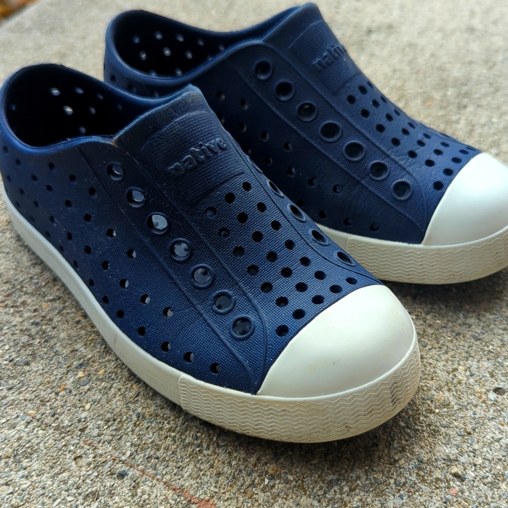 Native Shoes Jeffersons Size 10